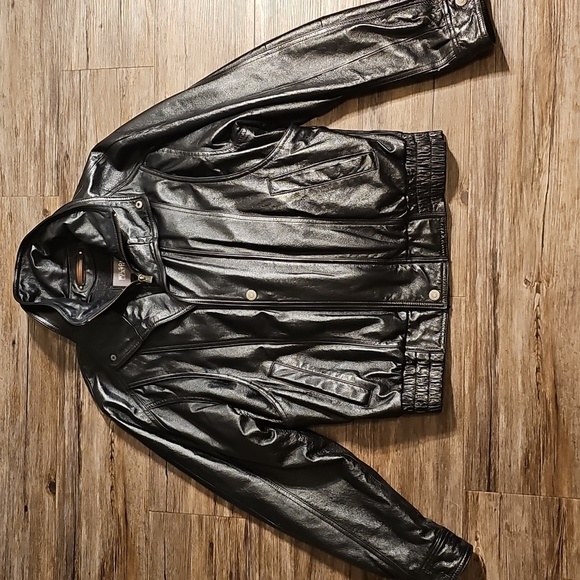 Wilsons Leather Other - EUC Mens Wilsons Leather Black Bomber Jacket with Removable Liner Medium